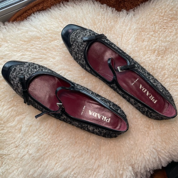 NEW - PRADA Black & White Tweed Mary Jane Kitten Heel Size EU 39.5 (US 9/9.5) - Picture 2 of 11